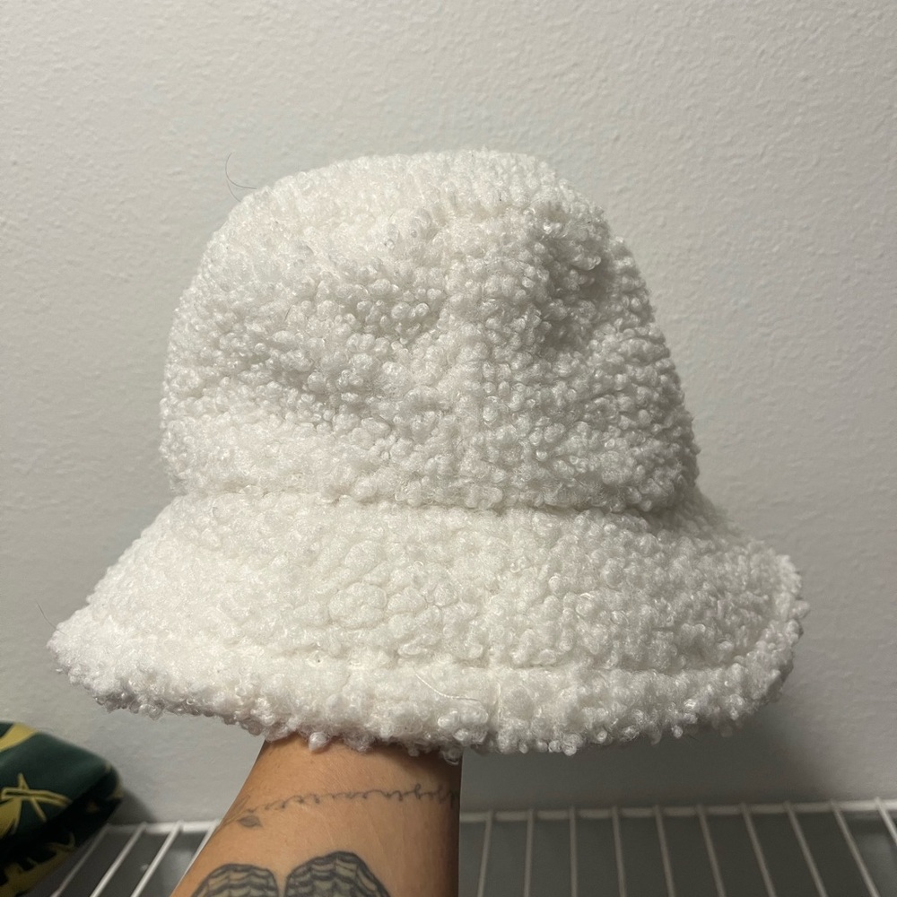Cozy White fuzzy Bucket Hat - Picture 2 of 3